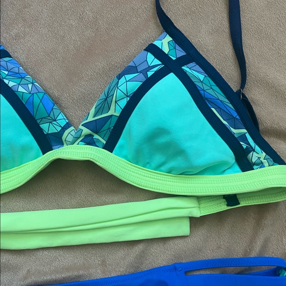 Blue bikini! - Picture 2 of 4